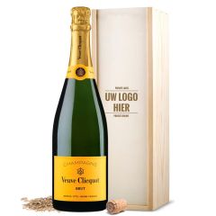 Veuve Clicquot Brut champagne in kist