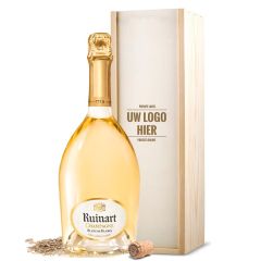 Ruinart Blanc De Blancs champagne in kist